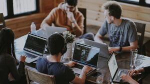 Read more about the article Top 10 Software Development Companies to Hire in 2025